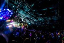 「ONIGAWARAワンマンGIG～恵比寿にガワラー大集合！第一回オニリンピック～」の様子。（撮影：木場ヨシヒト）