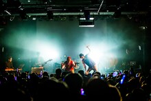 「ONIGAWARAワンマンGIG～恵比寿にガワラー大集合！第一回オニリンピック～」の様子。（撮影：木場ヨシヒト）