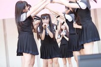 「『手遅れcaution』発売記念SP全国握手会＠日比谷野外大音楽堂」の様子。（写真提供：SACRA MUSIC）