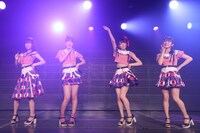 左から「左の腕で連れ去って」を披露する宮島亜弥、高橋真生、菅原りこ、加藤美南。(c)AKS