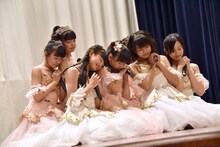 「ハコイリ▽ムスメ『エトワールを夢みて』リリース記念イベント ～横浜でアン・ドゥ・トロワ!～」の様子。