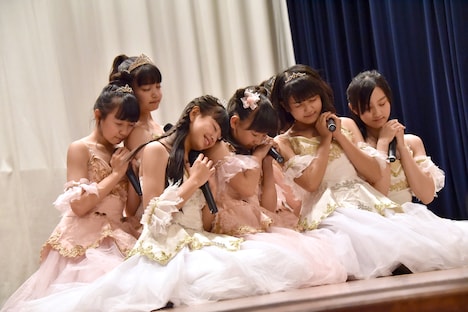 「ハコイリ▽ムスメ『エトワールを夢みて』リリース記念イベント ～横浜でアン・ドゥ・トロワ!～」の様子。