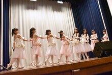 「ハコイリ▽ムスメ『エトワールを夢みて』リリース記念イベント ～横浜でアン・ドゥ・トロワ!～」の様子。