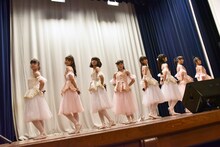 「ハコイリ▽ムスメ『エトワールを夢みて』リリース記念イベント ～横浜でアン・ドゥ・トロワ!～」の様子。