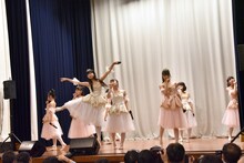 「ハコイリ▽ムスメ『エトワールを夢みて』リリース記念イベント ～横浜でアン・ドゥ・トロワ!～」の様子。