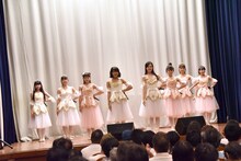 「ハコイリ▽ムスメ『エトワールを夢みて』リリース記念イベント ～横浜でアン・ドゥ・トロワ!～」の様子。