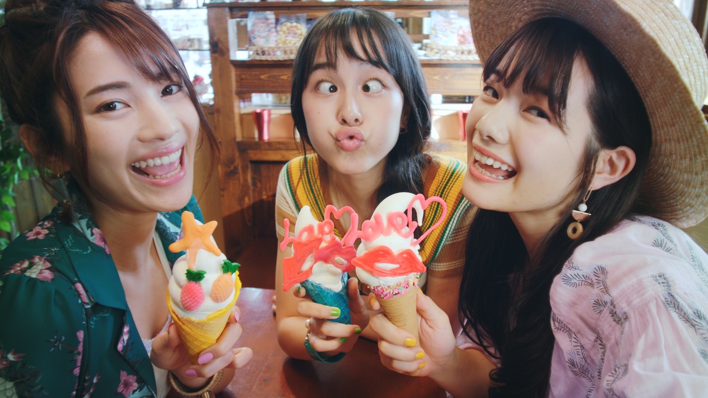 「じゃらん 夏旅のうた篇」CMのワンシーン。