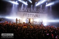 女王蜂（撮影：タマイシンゴ）(c)フジテレビ