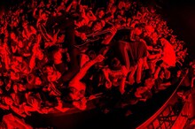 Crystal Lakeのライブの様子。（Photo by Takashi "TAKA" Konuma）