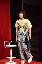 ステージに登場した峯田和伸（銀杏BOYZ）。