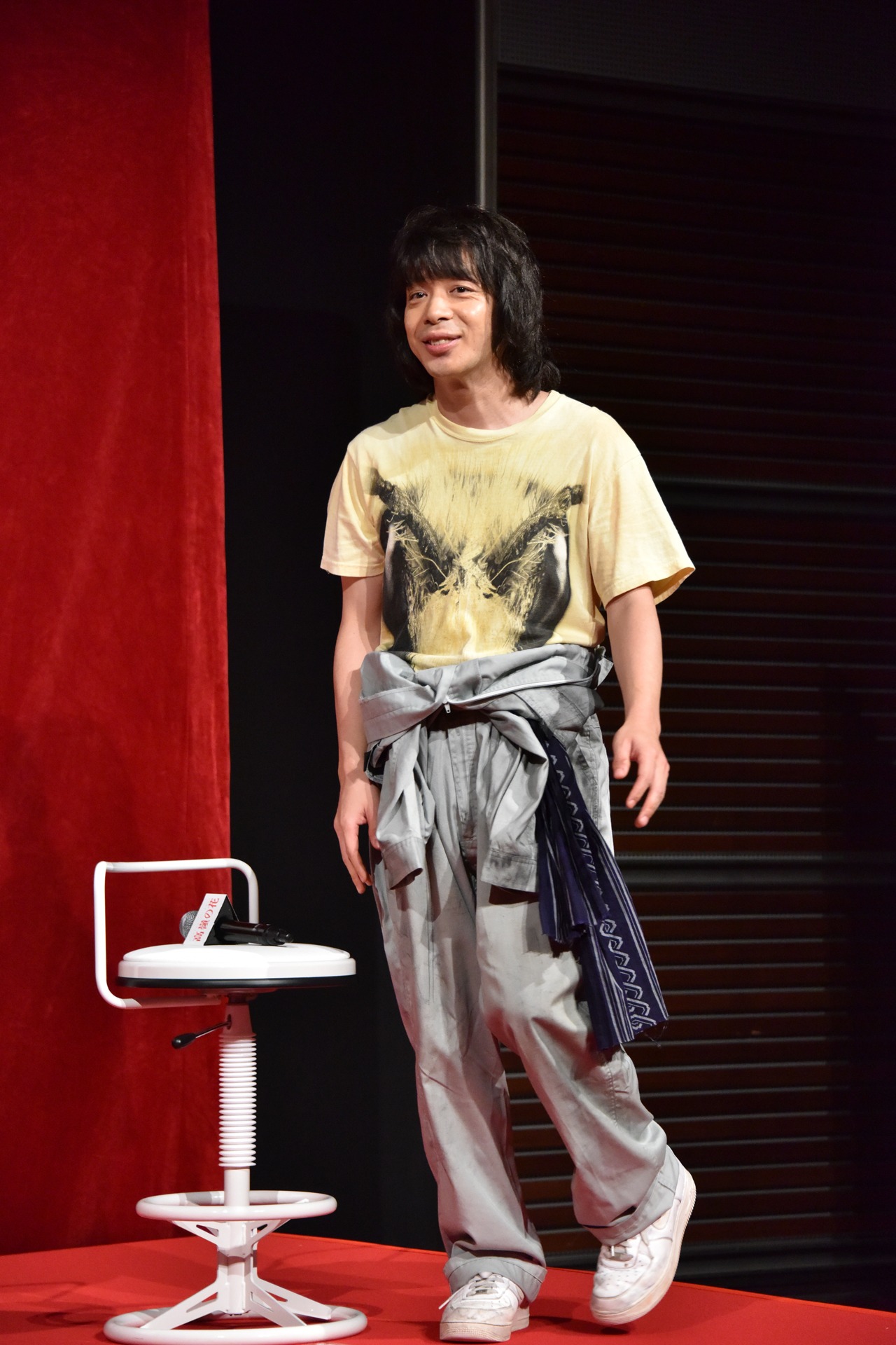 ステージに登場した峯田和伸（銀杏BOYZ）。