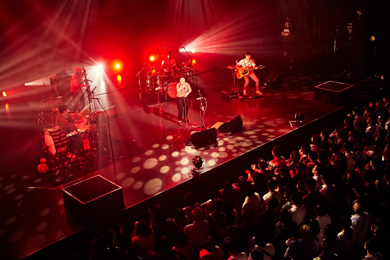 NakamuraEmi「NIPPONNO ONNAWO UTAU Vol.5 ～Release Tour 2018～」東京・EX THEATER ROPPONGI公演の様子。（Photo by TAKAO IWASAWA）