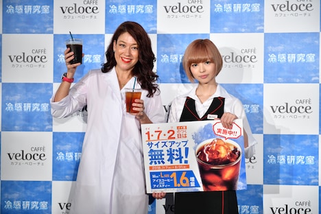 左からLiLiCo、最上もが。