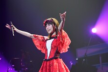 水瀬いのり「Inori Minase LIVE TOUR 2018 BLUE COMPASS」千葉・幕張イベントホール公演の様子。
