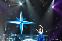 水瀬いのり「Inori Minase LIVE TOUR 2018 BLUE COMPASS」千葉・幕張イベントホール公演の様子。