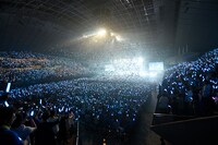 水瀬いのり「Inori Minase LIVE TOUR 2018 BLUE COMPASS」千葉・幕張イベントホール公演の様子。