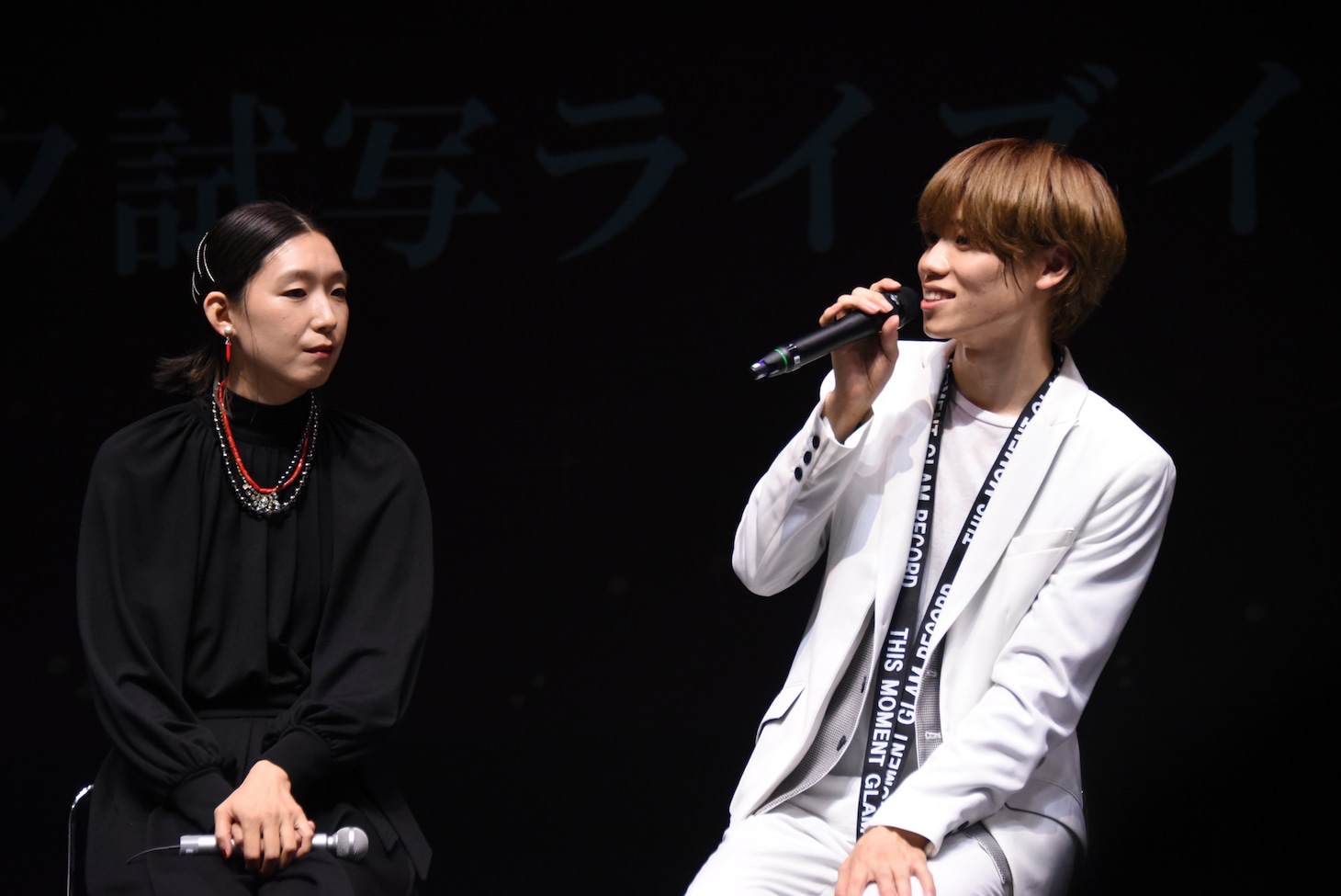 左から江口のりこ、太田将熙（DearDream）。