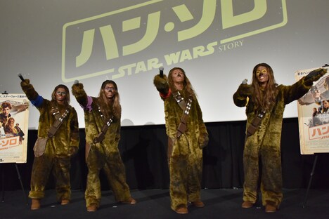 チューバッカ風の声出しでコール＆レスポンスをするチュー特急。