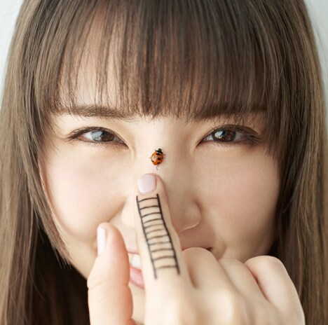 阿部真央「まだ僕は生きてる」配信ジャケット