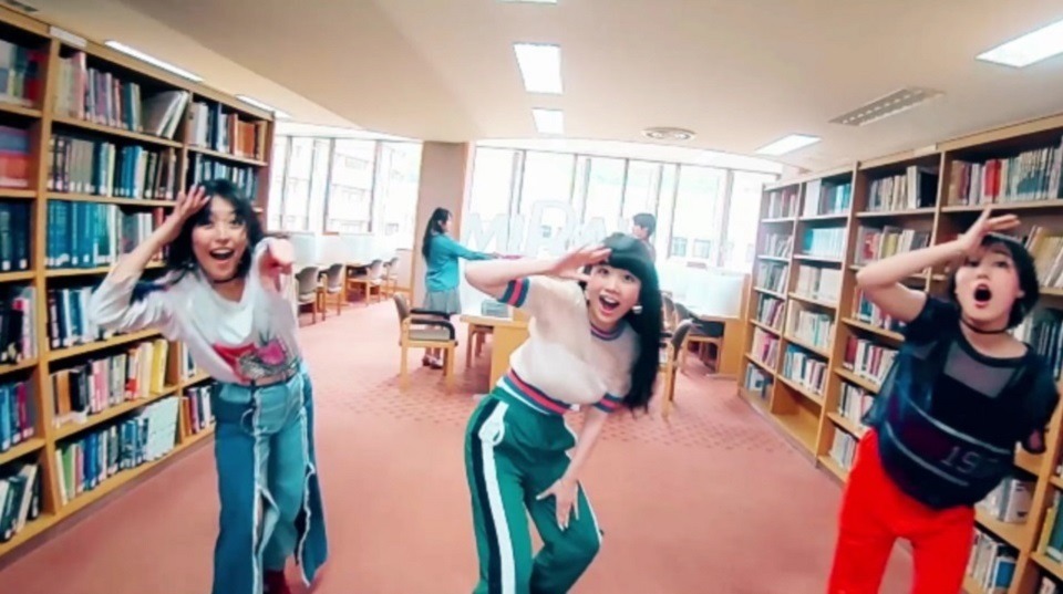 J☆Dee'Z「未来飛行」ミュージックビデオのワンシーン。