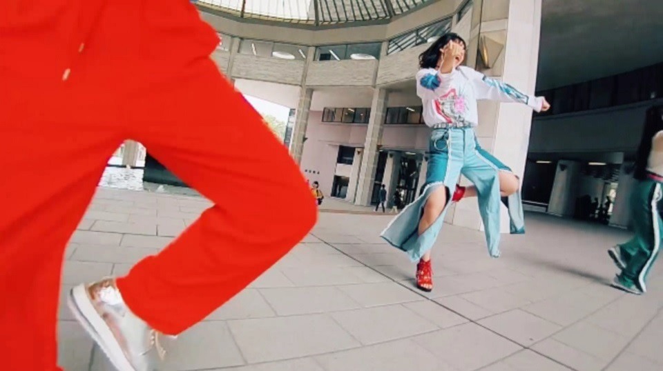 J☆Dee'Z「未来飛行」ミュージックビデオのワンシーン。