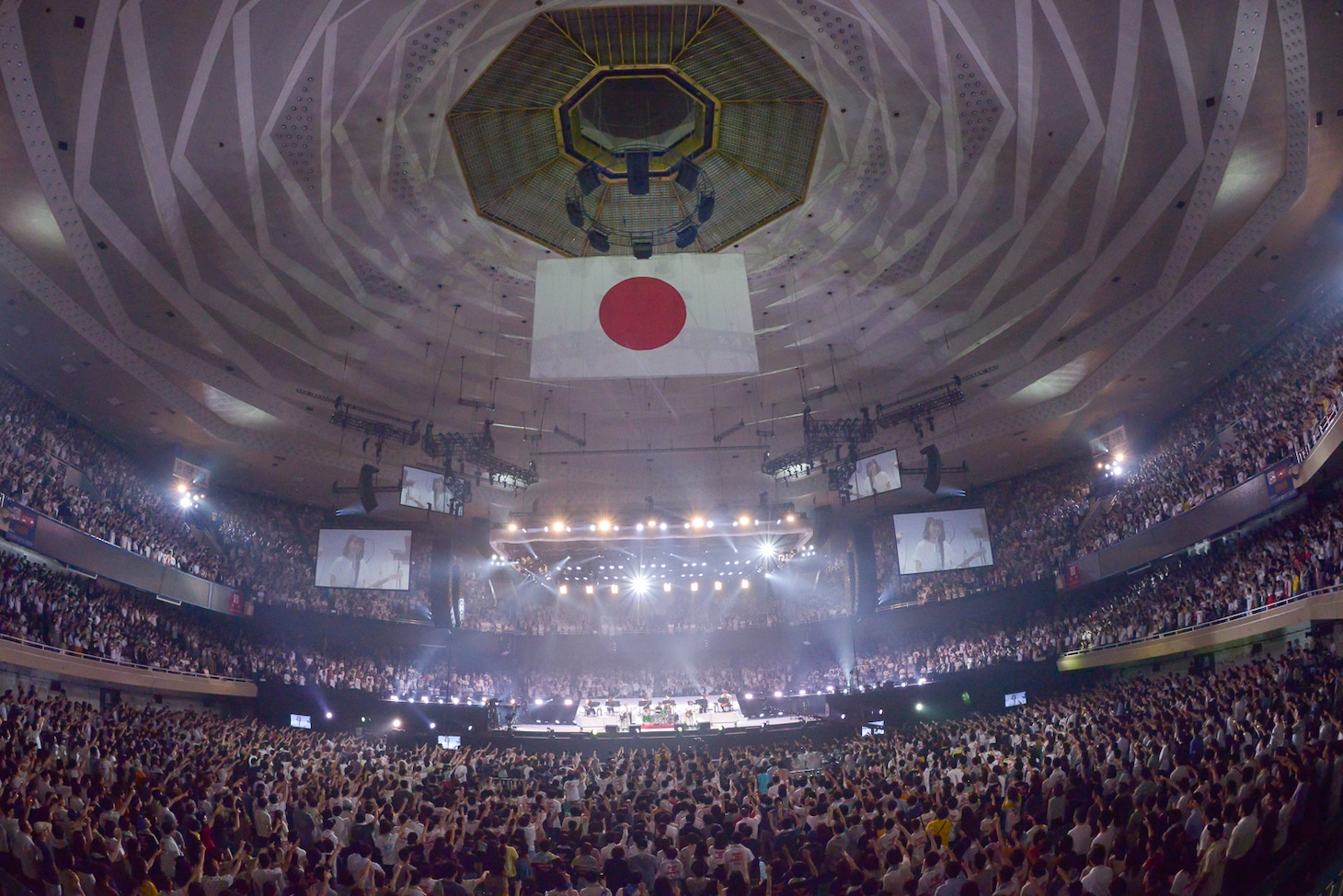 「CHATMONCHY LAST ONEMAN LIVE ～I Love CHATMONCHY～」の様子。（撮影：古溪一道）