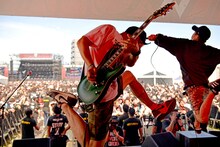 SHADOWS（Photo by Yasumasa Handa[Showcase]）