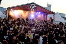 ヤバイTシャツ屋さん（Photo by Yasumasa Handa[Showcase]）