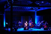 デーモン閣下「うただま プレミアムコンサート」愛知・名古屋能楽堂公演の様子。（写真提供：アリオラジャパン）