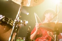 ゆきやま（Dr）（撮影：知衿、みてぃふぉ）