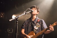たかはしほのか（Vo, G）（撮影：知衿、みてぃふぉ）