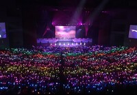 「LOVELIVE! SUNSHINE!! Aqours World LoveLive! in LA ～Beyond the Pacific～」の様子。 (c)2017 プロジェクトラブライブ!サンシャイン!!