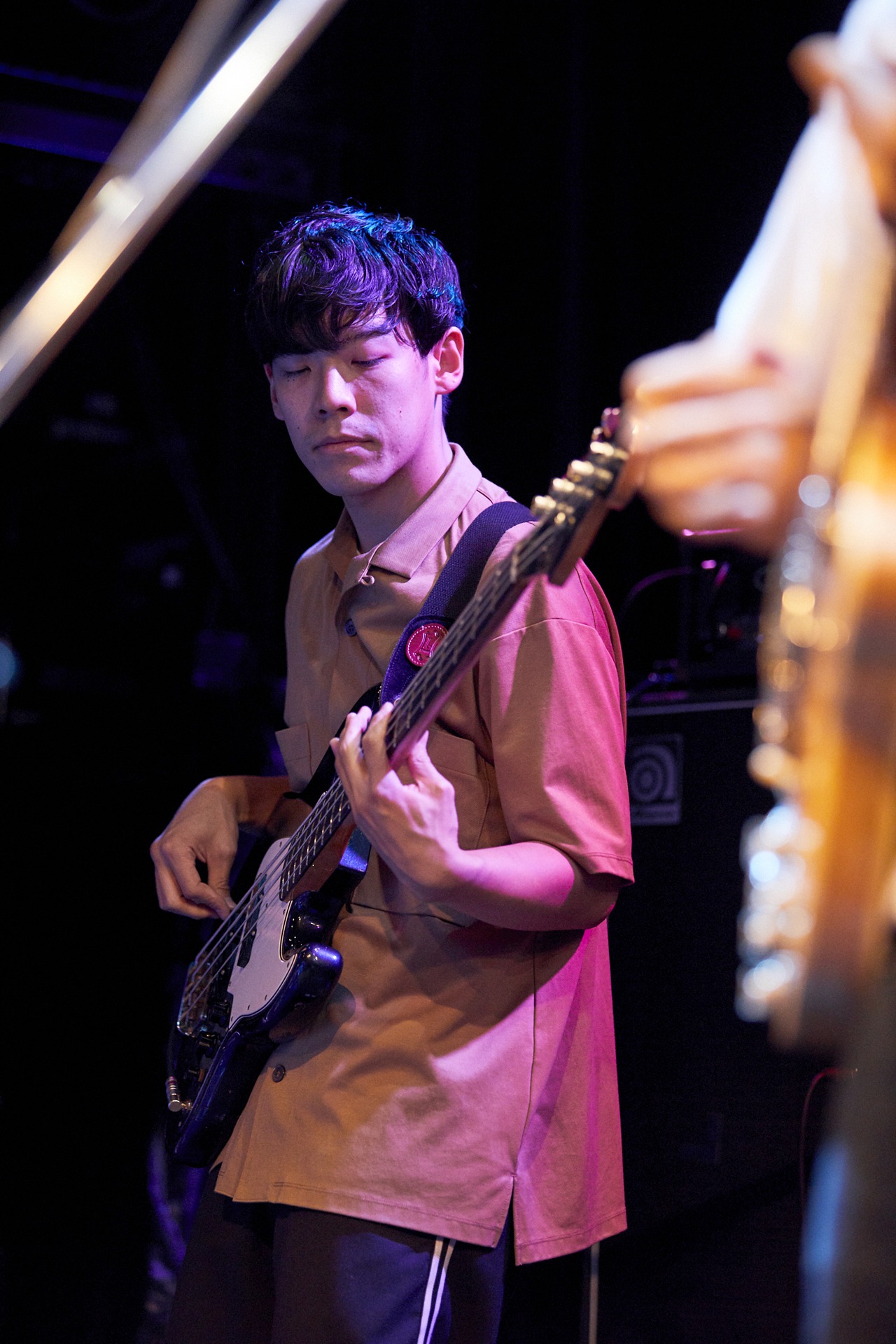 柴田淳史（B, Cho / The Songbards）（Photo by Hiroyuki Dozono）