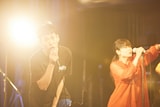 左から前田流星(Vo / バレーボウイズ)、オオムラツヅミ(Vo / バレーボウイズ)。(Photo by Hiroyuki Dozono)
