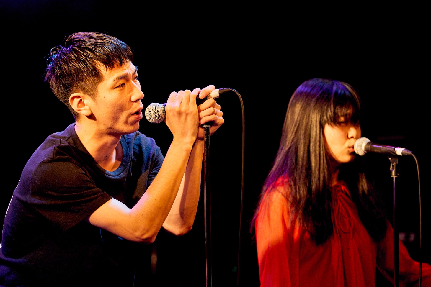 左から前田流星（Vo / バレーボウイズ）、オオムラツヅミ（Vo / バレーボウイズ）。（Photo by Hiroyuki Dozono）