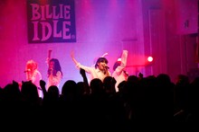 BILLIE IDLE「GIRLS DAY OUT Vol.2」の様子。