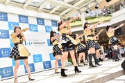 はちみつロケット「はちロケと平成最後の夏優勝しようツアー」埼玉・ららぽーと新三郷 スカイガーデンステージ公演の様子。
