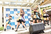 はちみつロケット「はちロケと平成最後の夏優勝しようツアー」埼玉・ららぽーと新三郷 スカイガーデンステージ公演の様子。