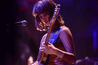 真舘晴子（G, Vo / The Wisely Brothers）（Photo by AZUSA TAKADA）