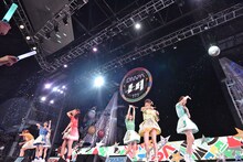 雨でずぶ濡れになるでんぱ組.inc。