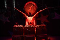 古川未鈴による太鼓演舞。