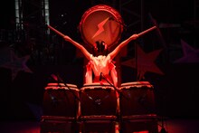 古川未鈴による太鼓演舞。