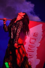 「鈴木愛理 1st LIVE ～Do me a favor @ 日本武道館～」の様子。