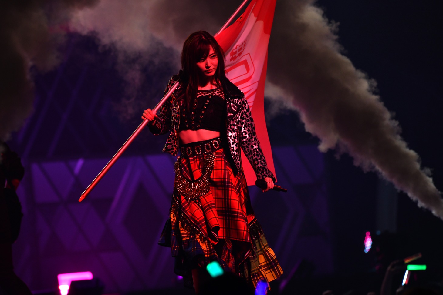 「鈴木愛理 1st LIVE ～Do me a favor @ 日本武道館～」の様子。