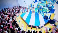小倉唯「永遠少年」ミュージックビデオのワンシーン。