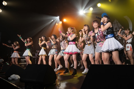 「アップアップガールズ（フェス）」の様子。