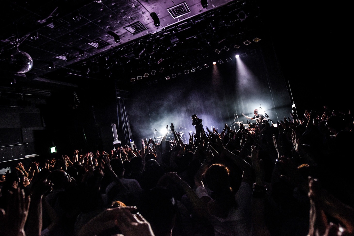 7月6日に東京・WWW Xで開催されたminus(-)「minus(-) Tour2018 #2」ツアーファイナルの様子。