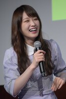 クイズに正解した高山一実。