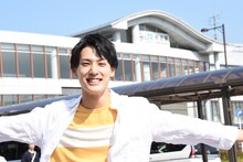 「次ナルTV-G」秋田ロケより、秋田駅とユースケ。