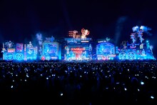 SEKAI NO OWARI「INSOMNIA TRAIN」山梨・富士急ハイランドコニファーフォレスト公演の様子。